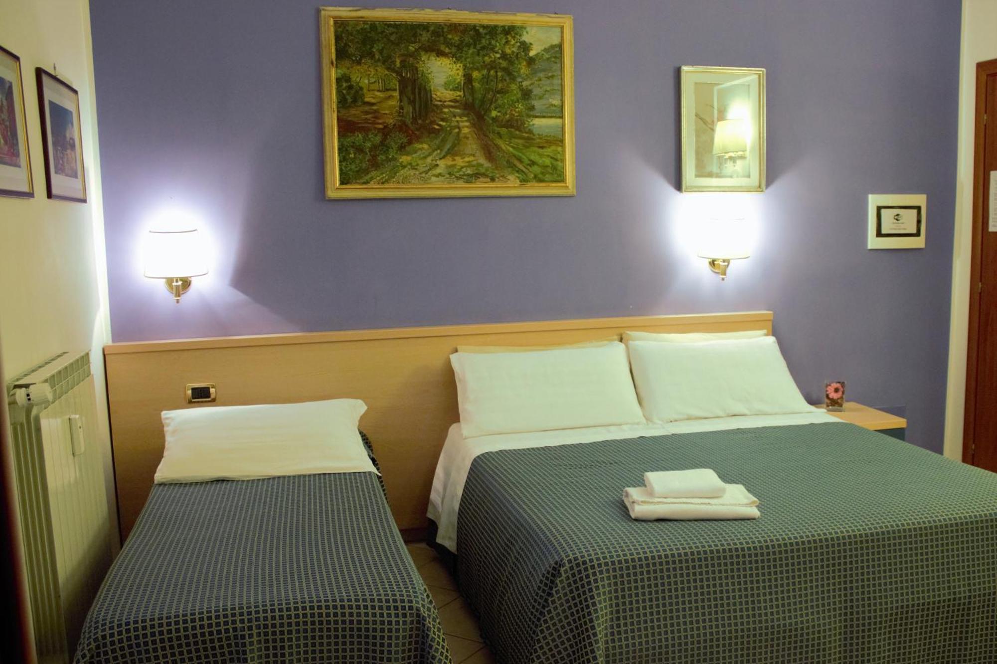 Citta Eterna Guest House روما الغرفة الصورة